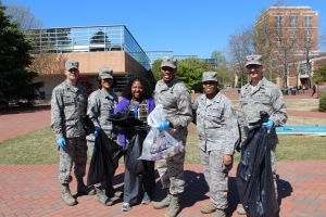 Campus cleanup volunteers